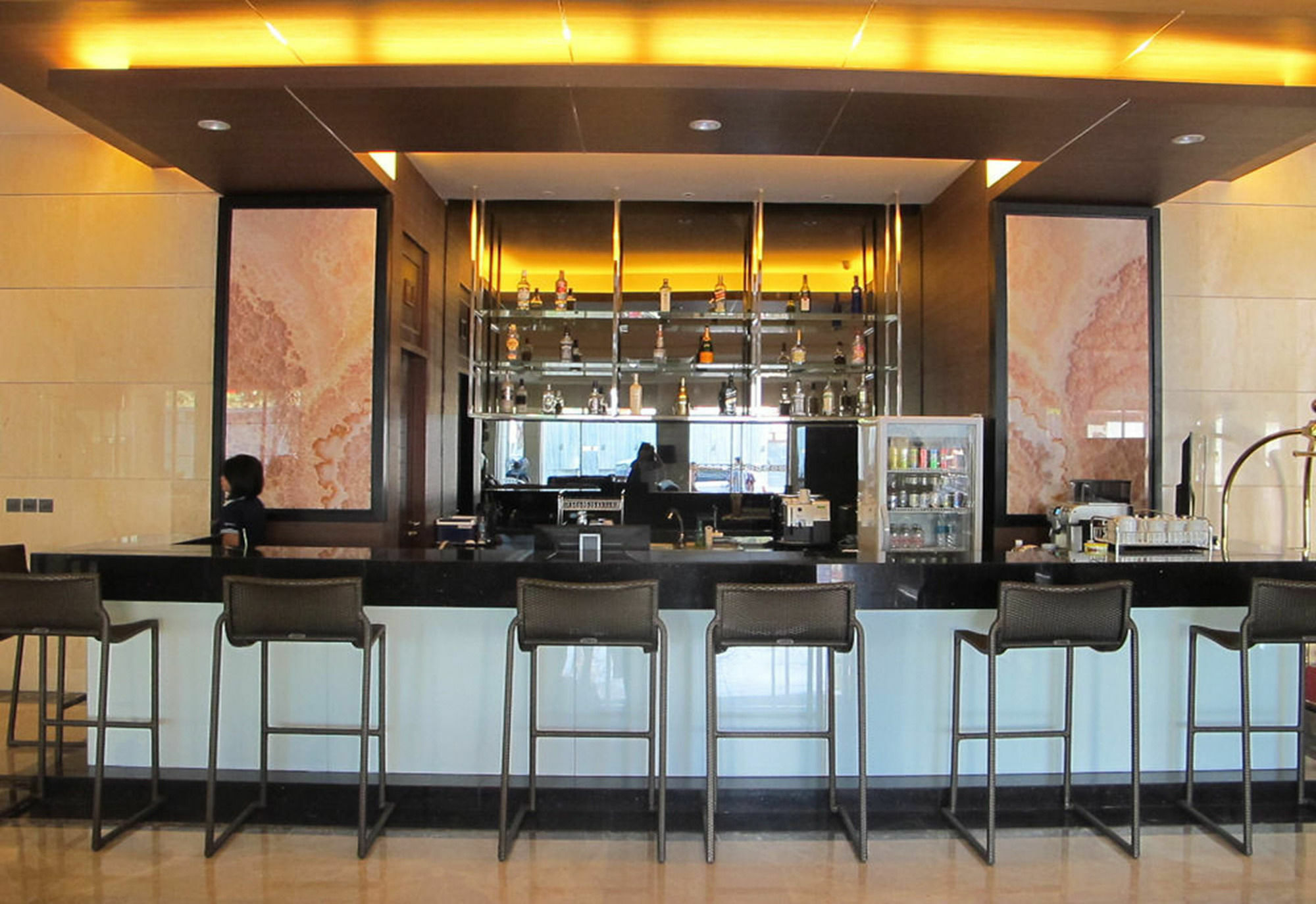 March Hotel Pattaya Eksteriør bilde