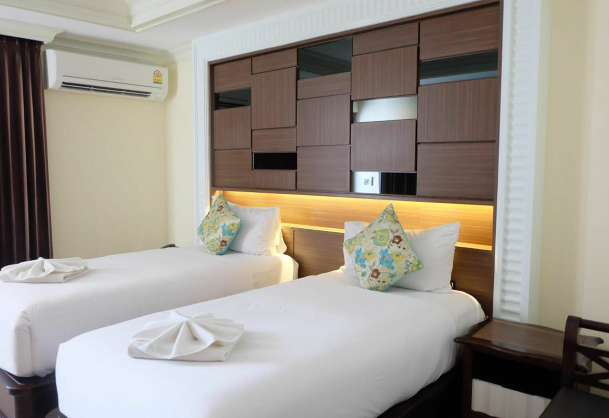 March Hotel Pattaya Eksteriør bilde