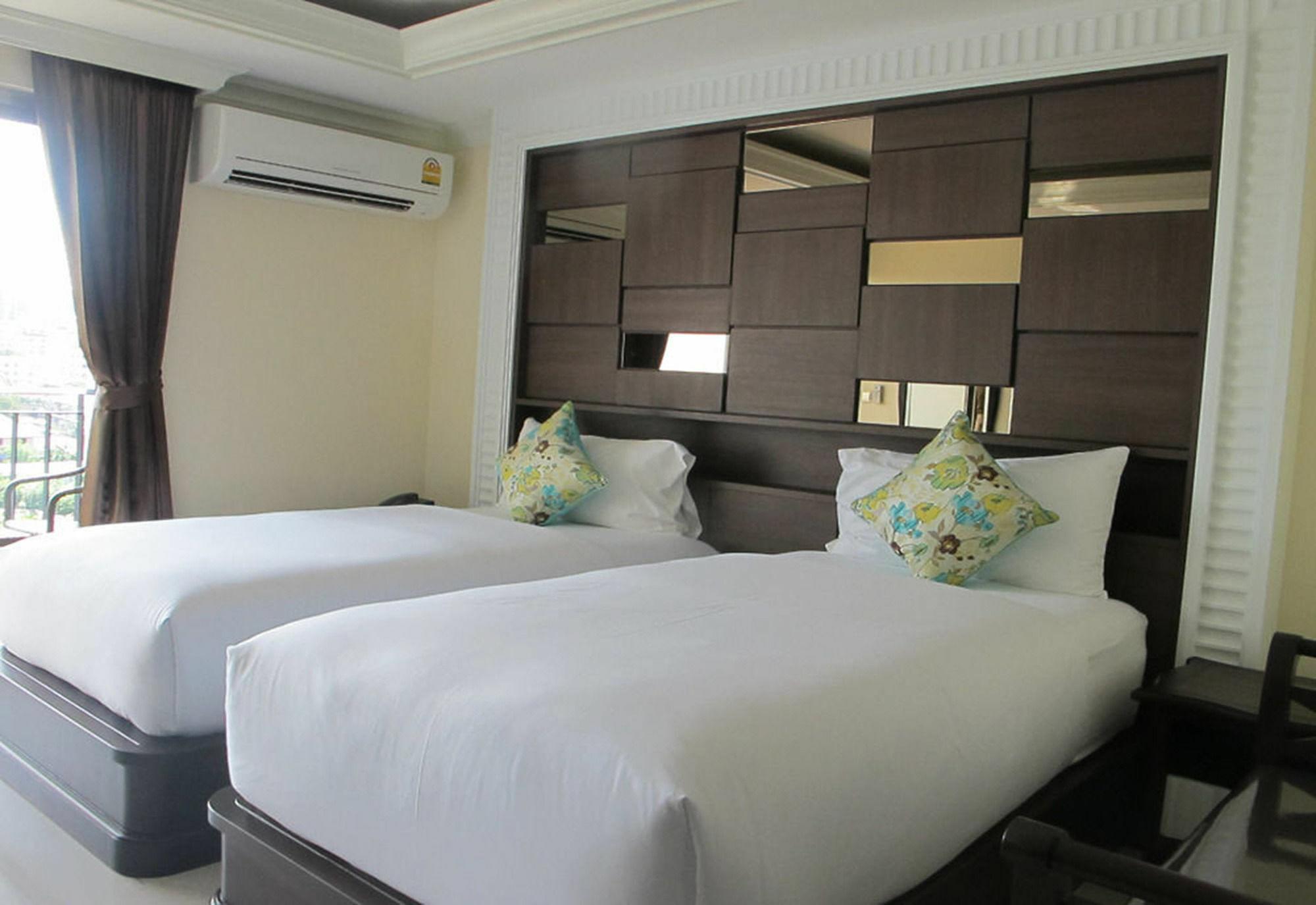 March Hotel Pattaya Eksteriør bilde